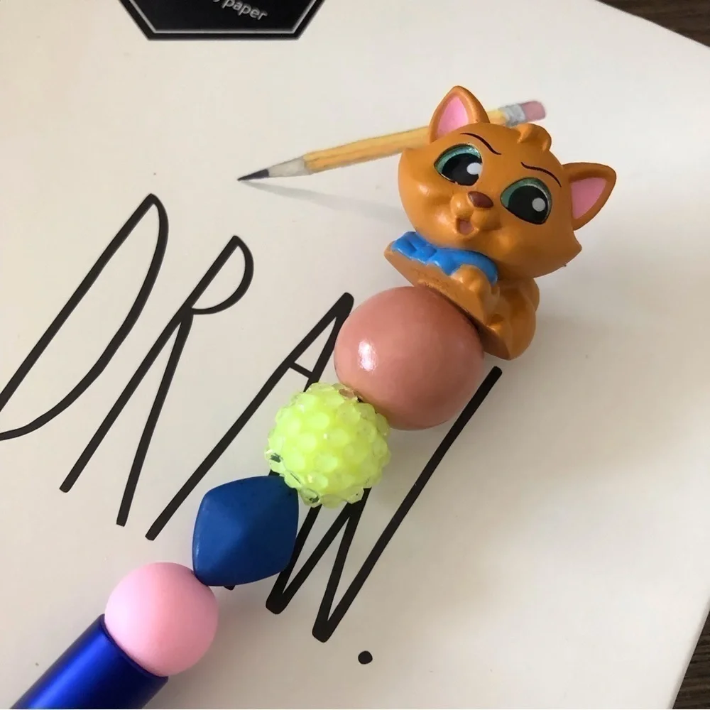 Disney Doorables: Aristocats: Toulouse handmade beaded pen